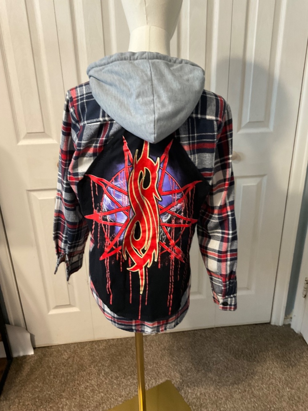 Slipknot Back Graphic T-Shirt on Women's Hooded Medium Flannel